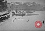 Immagine di Civili russi Pietrogrado Russia, 1919, secondo 19 filmato di repertorio 65675045911