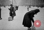 Image Civils russes après Première Guerre Mondiale Petrograd Russie, 1919, de la seconde 42 séquences d'archives historiques vidéo 65675045912
