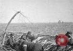 Standbild belgischen Truppen Ramscapelle Belgien, 1914, aus Sekunde 16 historischem Filmmaterial Videoclip 65675045914