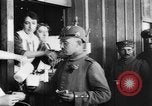 Standbild Die deutschen Soldaten an Bord zug Welt Wr 1 Deutschland, 1915, aus Sekunde 20 historischem Filmmaterial Videoclip 65675045924