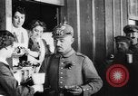 Standbild Die deutschen Soldaten an Bord zug Welt Wr 1 Deutschland, 1915, aus Sekunde 23 historischem Filmmaterial Videoclip 65675045924