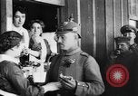 Standbild Die deutschen Soldaten an Bord zug Welt Wr 1 Deutschland, 1915, aus Sekunde 24 historischem Filmmaterial Videoclip 65675045924