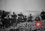 Image soldats français Belgique, 1915, de la seconde 28 séquences d'archives historiques vidéo 65675045931