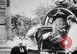 Image German military aider des réfugiés en provenance de zones de lourds bombardements Français Front Ouest, 1915, de la seconde 57 séquences d'archives historiques vidéo 65675045933