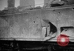 Image les soldats allemands examinent capturés ferroviaire français gun France, 1918, de la seconde 17 séquences d'archives historiques vidéo 65675045934