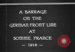 Image Attaque d'artillerie Première Guerre Mondiale sur des positions allemandes France, 1916, de la seconde 4 séquences d'archives historiques vidéo 65675045935