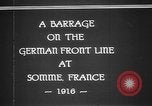 Image Attaque d'artillerie Première Guerre Mondiale sur des positions allemandes France, 1916, de la seconde 12 séquences d'archives historiques vidéo 65675045935