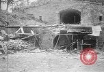 Standbild verlassenen Fort Conde Soissons Frankreich, 1917, aus Sekunde 14 historischem Filmmaterial Videoclip 65675045937
