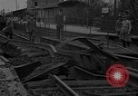 Standbild beschädigte Eisenbahn Deutschland, 1915, aus Sekunde 3 historischem Filmmaterial Videoclip 65675045942