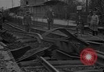 Standbild beschädigte Eisenbahn Deutschland, 1915, aus Sekunde 4 historischem Filmmaterial Videoclip 65675045942