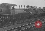 Standbild beschädigte Eisenbahn Deutschland, 1915, aus Sekunde 7 historischem Filmmaterial Videoclip 65675045942
