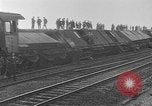 Standbild beschädigte Eisenbahn Deutschland, 1915, aus Sekunde 9 historischem Filmmaterial Videoclip 65675045942