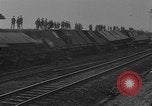 Standbild beschädigte Eisenbahn Deutschland, 1915, aus Sekunde 12 historischem Filmmaterial Videoclip 65675045942