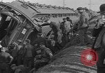 Standbild beschädigte Eisenbahn Deutschland, 1915, aus Sekunde 15 historischem Filmmaterial Videoclip 65675045942