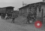 Standbild beschädigte Eisenbahn Deutschland, 1915, aus Sekunde 22 historischem Filmmaterial Videoclip 65675045942