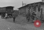 Standbild beschädigte Eisenbahn Deutschland, 1915, aus Sekunde 23 historischem Filmmaterial Videoclip 65675045942