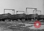 Immagine di Chiatte a un cantiere United States USA, 1916, secondo 3 filmato di repertorio 65675045945