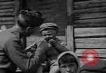 Immagine di American YMCA lavoratore La Russia, 1917, secondo 11 filmato di repertorio 65675045946