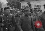 Immagine di Prigionieri di guerra sovietici L'Ucraina, 1919, secondo 17 filmato di repertorio 65675045947