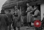 Immagine di Prigionieri di guerra sovietici L'Ucraina, 1919, secondo 27 filmato di repertorio 65675045947