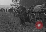 Immagine di Soldati polacchi con bracci e pale L'Ucraina, 1919, secondo 15 filmato di repertorio 65675045948