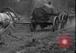 Immagine di Soldati polacchi con bracci e pale L'Ucraina, 1919, secondo 23 filmato di repertorio 65675045948