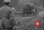 Immagine di Soldati polacchi con bracci e pale L'Ucraina, 1919, secondo 24 filmato di repertorio 65675045948