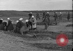 Immagine di Soldati polacchi con bracci e pale L'Ucraina, 1919, secondo 54 filmato di repertorio 65675045948
