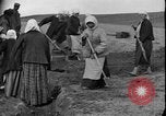 Immagine di Soldati polacchi con bracci e pale L'Ucraina, 1919, secondo 59 filmato di repertorio 65675045948