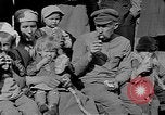 Immagine di Soldati polacchi e le famiglie di evacuazione Polonia, 1919, secondo 12 filmato di repertorio 65675045949