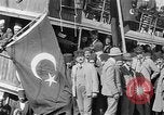 Immagine di I Nazionalisti turchi pongono sul dock Samsun Turchia, 1922, secondo 8 filmato di repertorio 65675045953