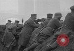 Image Des soldats allemands dans une tranchée Front de l'Est, 1916, de la seconde 1 séquences d'archives historiques vidéo 65675045955