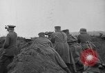Image Des soldats allemands dans une tranchée Front de l'Est, 1916, de la seconde 13 séquences d'archives historiques vidéo 65675045955