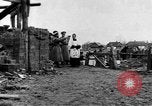 Image Tsar Nicholas II vues les soldats tombés Eastern Front théâtre européen, 1916, de la seconde 1 séquences d'archives historiques vidéo 65675045957