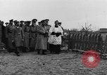 Image Tsar Nicholas II vues les soldats tombés Eastern Front théâtre européen, 1916, de la seconde 8 séquences d'archives historiques vidéo 65675045957