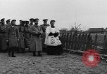 Image Tsar Nicholas II vues les soldats tombés Eastern Front théâtre européen, 1916, de la seconde 9 séquences d'archives historiques vidéo 65675045957
