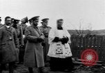 Image Tsar Nicholas II vues les soldats tombés Eastern Front théâtre européen, 1916, de la seconde 13 séquences d'archives historiques vidéo 65675045957