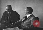 Immagine di Due Stati Uniti Governo federale funzionari United States USA, 1920, secondo 5 filmato di repertorio 65675045972
