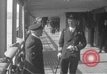 Immagine di Il capitano del British ocean liner Europa, 1920, secondo 4 filmato di repertorio 65675045973