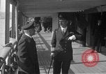 Immagine di Il capitano del British ocean liner Europa, 1920, secondo 7 filmato di repertorio 65675045973