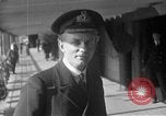 Immagine di Il capitano del British ocean liner Europa, 1920, secondo 9 filmato di repertorio 65675045973