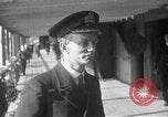 Immagine di Il capitano del British ocean liner Europa, 1920, secondo 16 filmato di repertorio 65675045973