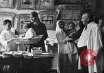 Immagine di Civili russi ricevere cure mediche La Russia, 1917, secondo 1 filmato di repertorio 65675045975