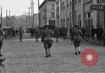 Standbild amerikanische Soldaten erweitern Polizei Centralia Washington USA, 1919, aus Sekunde 27 historischem Filmmaterial Videoclip 65675045976