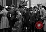 Standbild amerikanische Soldaten erweitern Polizei Centralia Washington USA, 1919, aus Sekunde 36 historischem Filmmaterial Videoclip 65675045976