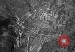 Standbild strafing Aziso Viadukt Italien, 1944, aus Sekunde 10 historischem Filmmaterial Videoclip 65675045993