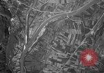 Standbild strafing Aziso Viadukt Italien, 1944, aus Sekunde 18 historischem Filmmaterial Videoclip 65675045993