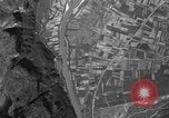 Standbild strafing Aziso Viadukt Italien, 1944, aus Sekunde 32 historischem Filmmaterial Videoclip 65675045993