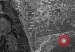 Standbild strafing Aziso Viadukt Italien, 1944, aus Sekunde 37 historischem Filmmaterial Videoclip 65675045993