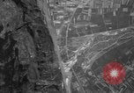 Standbild strafing Aziso Viadukt Italien, 1944, aus Sekunde 43 historischem Filmmaterial Videoclip 65675045993